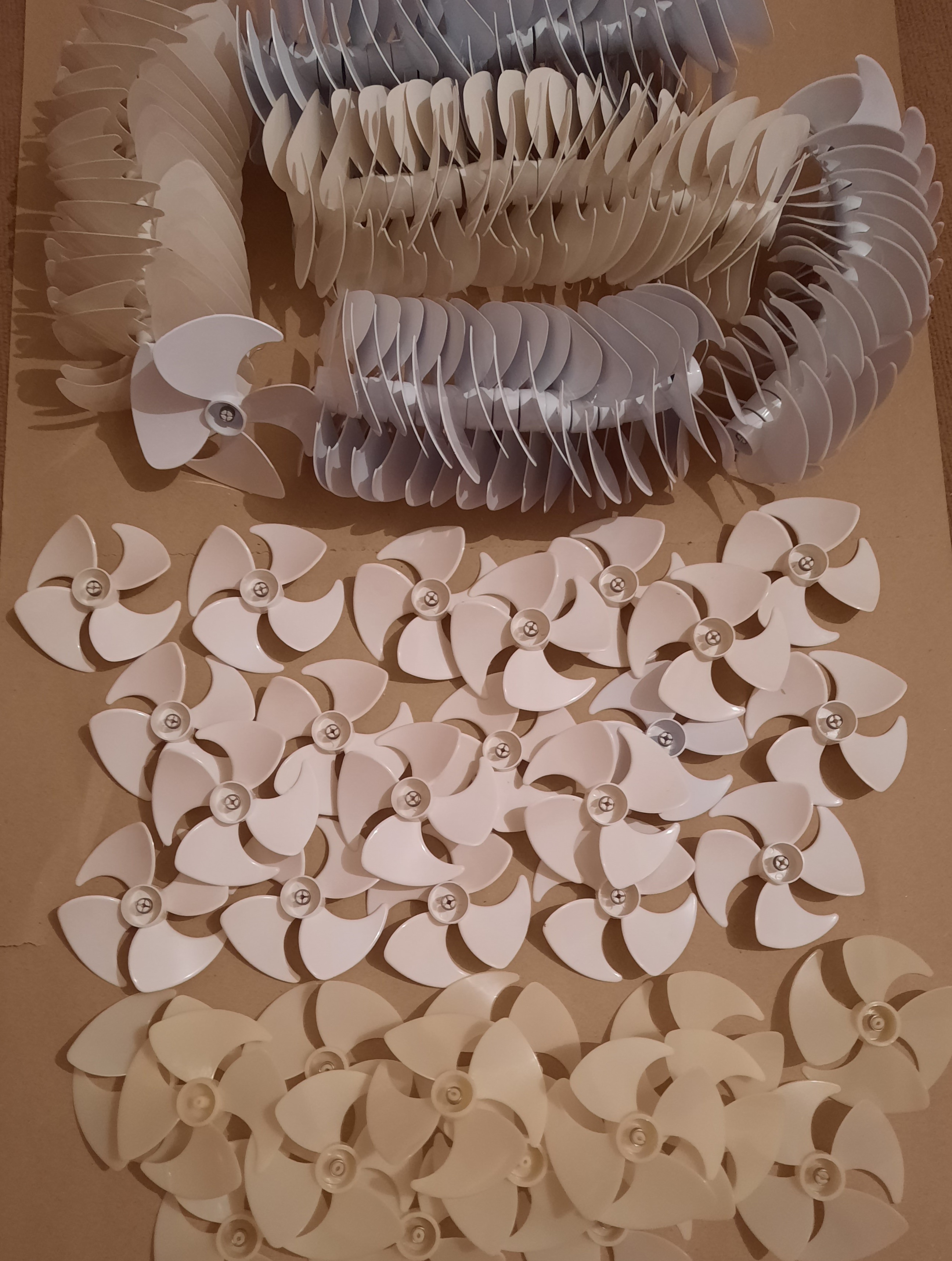 پروانه فن داخل  یخچال